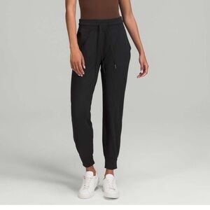 Lululemon Ready to Rulu High-Rise Jogger
Black size 8